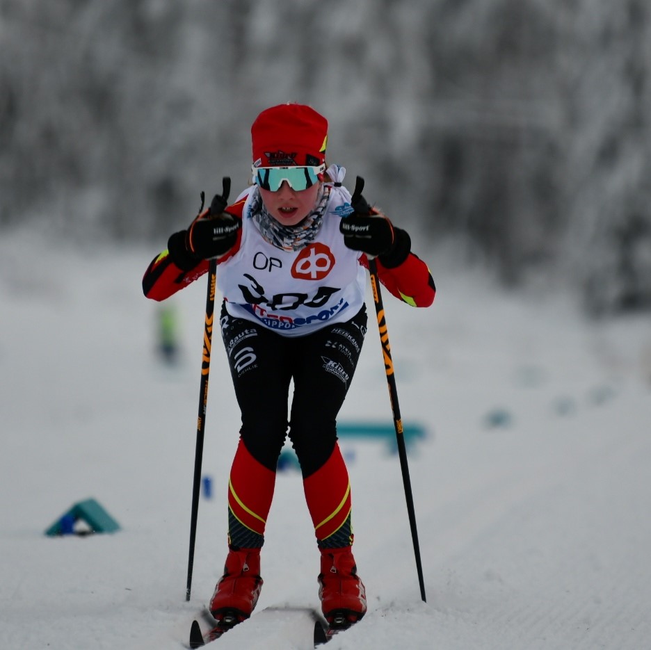 Emilia voittoon FIS Härkösten hiihdoissa. - KIURUVEDEN URHEILIJAT